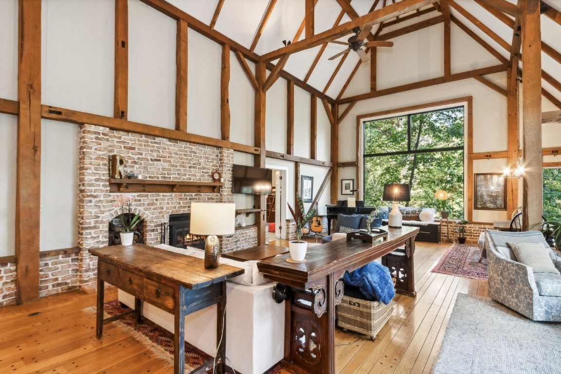 1462 Trail Bend NW Swisher IA 52338