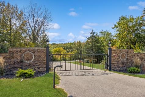 1462 Trail Bend NW Swisher IA 52338