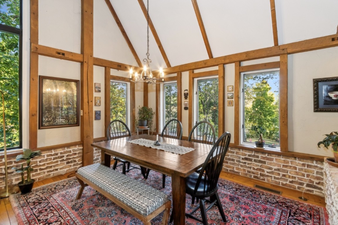 1462 Trail Bend NW Swisher IA 52338