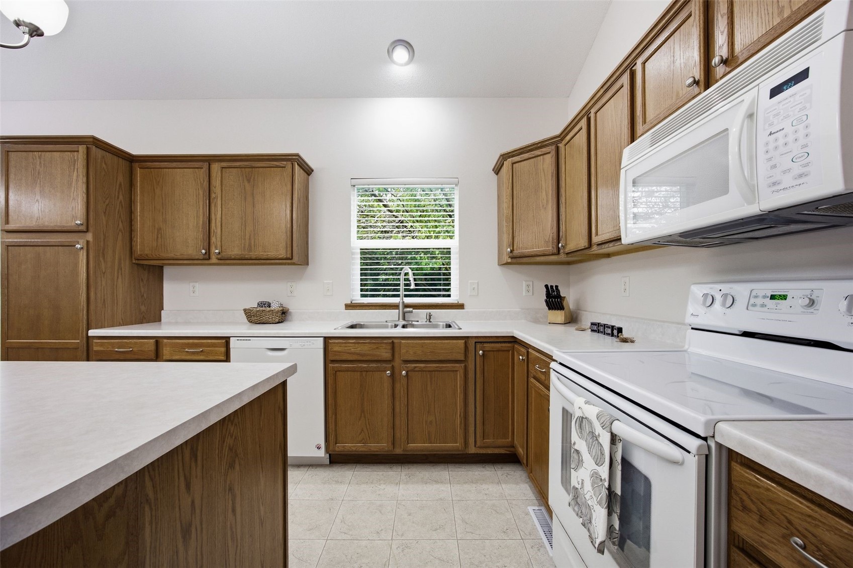 507 Hearthstone Drive NW Cedar Rapids IA 52405