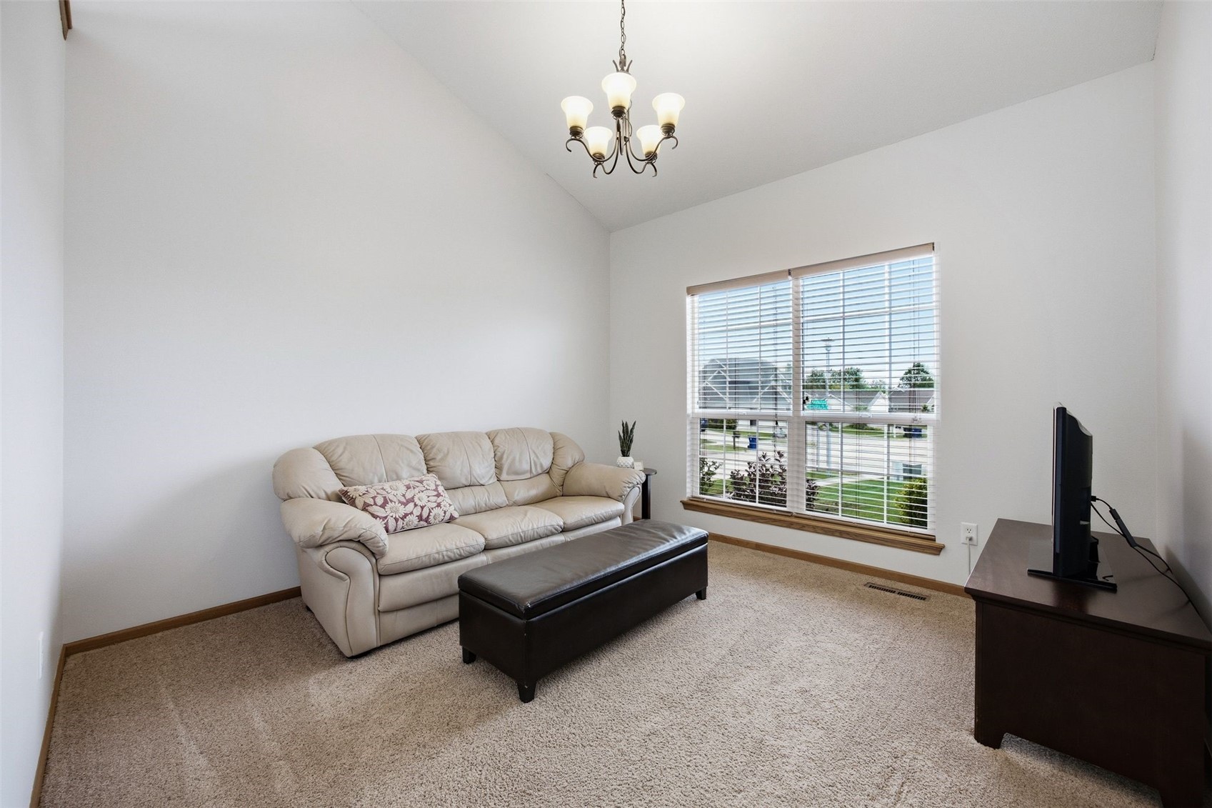 507 Hearthstone Drive NW Cedar Rapids IA 52405