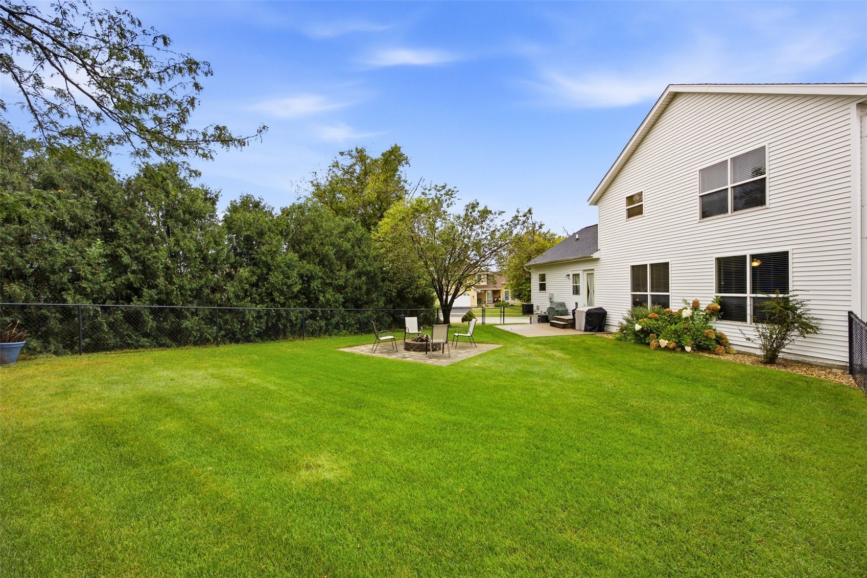 507 Hearthstone Drive NW Cedar Rapids IA 52405