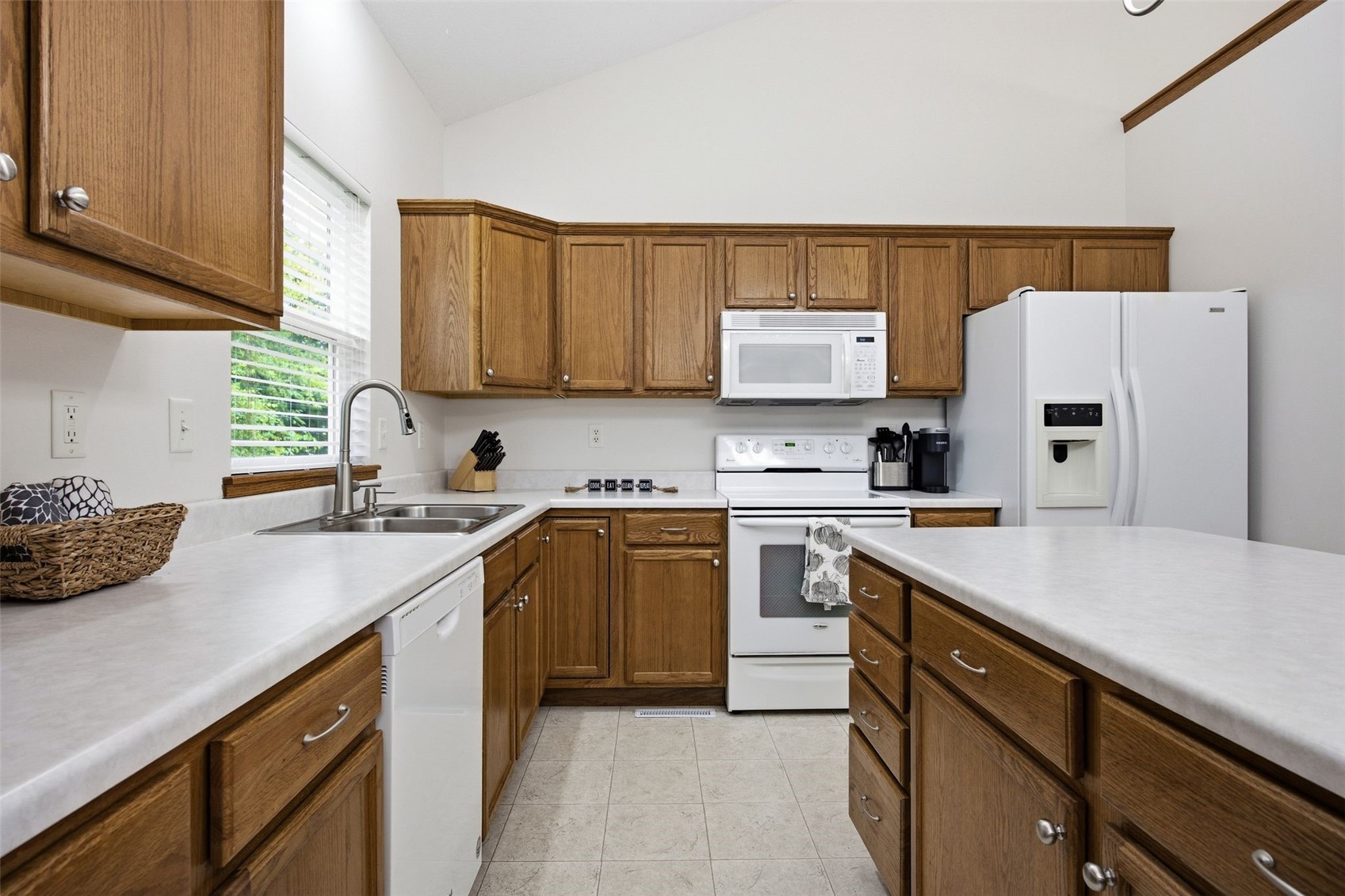 507 Hearthstone Drive NW Cedar Rapids IA 52405