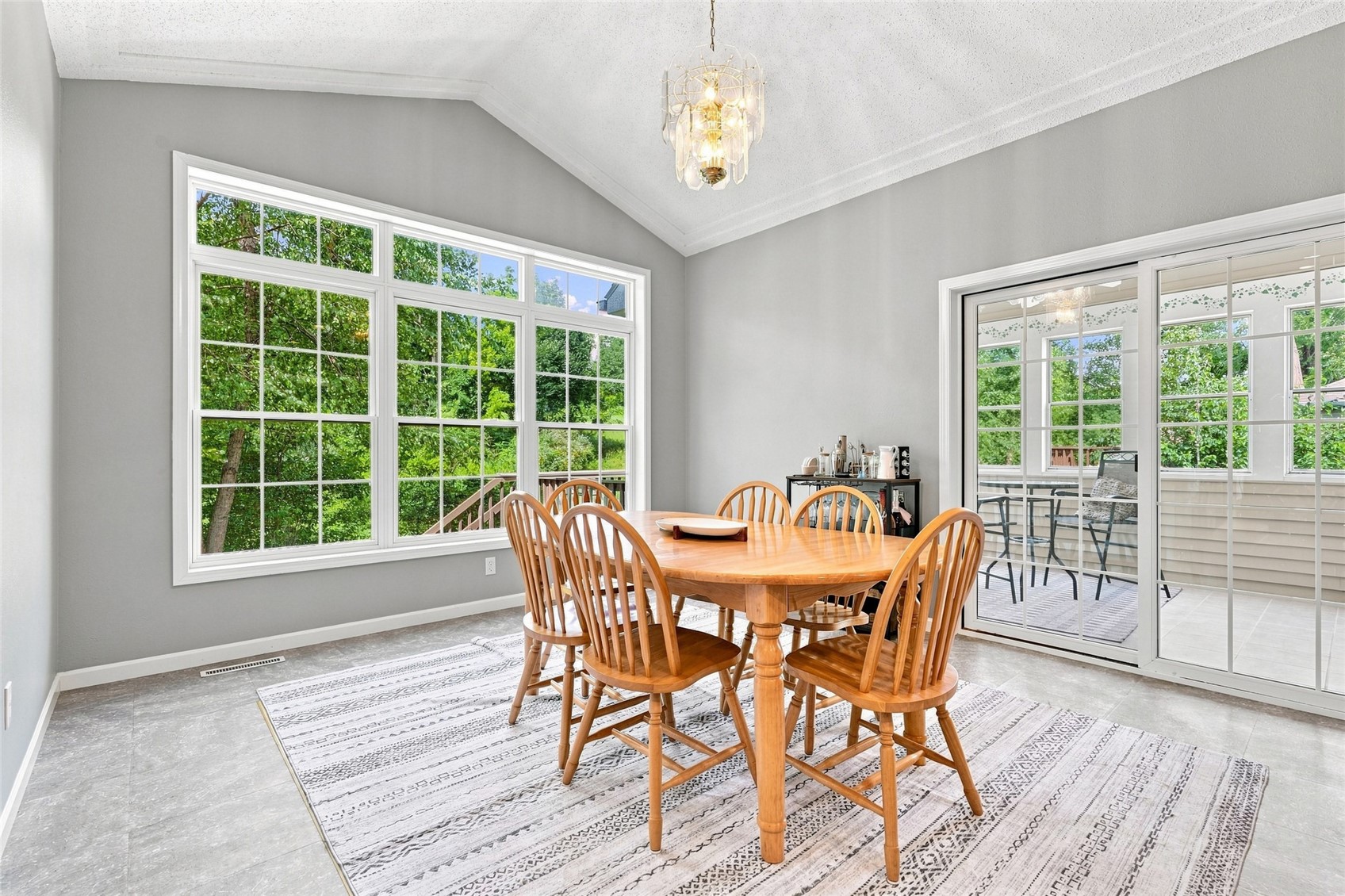 3808 Richland Drive NW Cedar Rapids IA 52405
