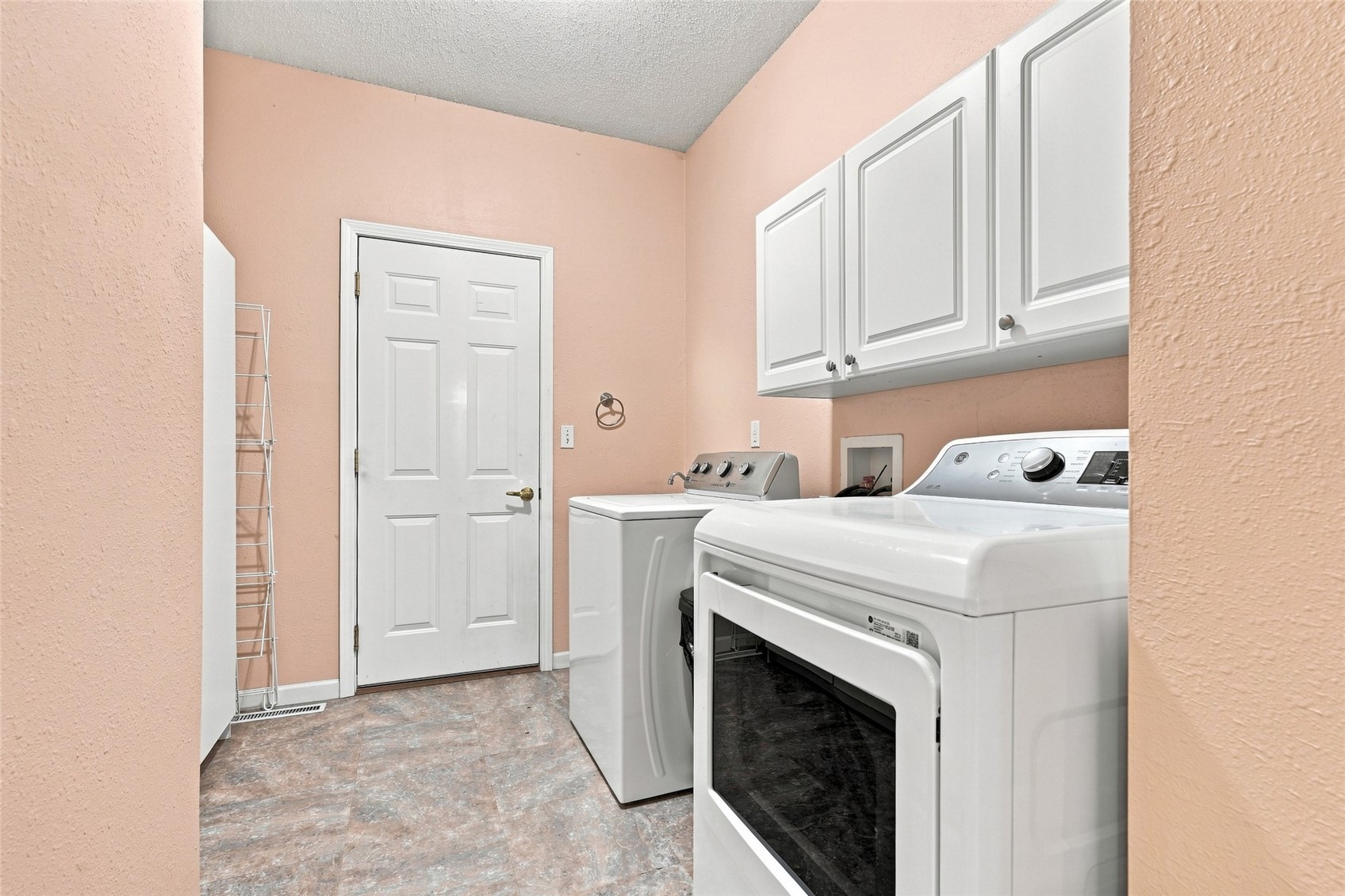 3808 Richland Drive NW Cedar Rapids IA 52405