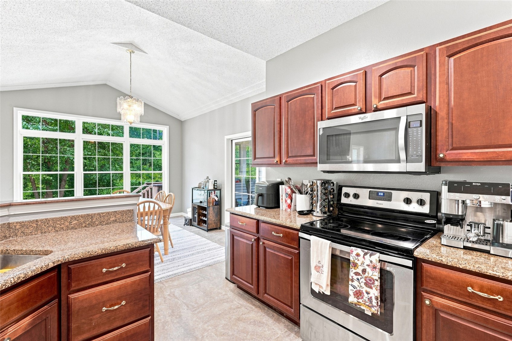 3808 Richland Drive NW Cedar Rapids IA 52405