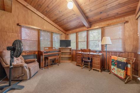 695 Eastview Drive Robins IA 52328