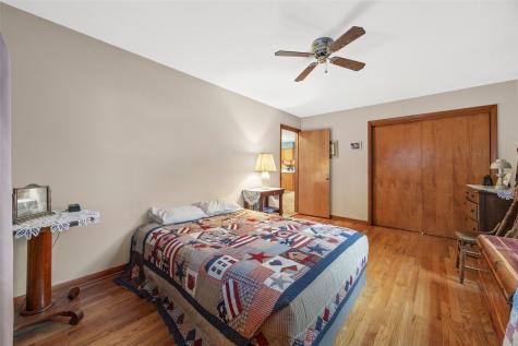 695 Eastview Drive Robins IA 52328