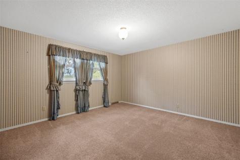 695 Eastview Drive Robins IA 52328