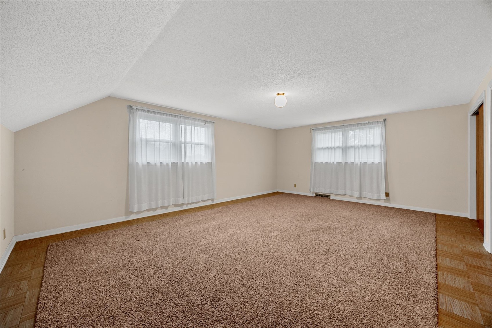 695 Eastview Drive Robins IA 52328