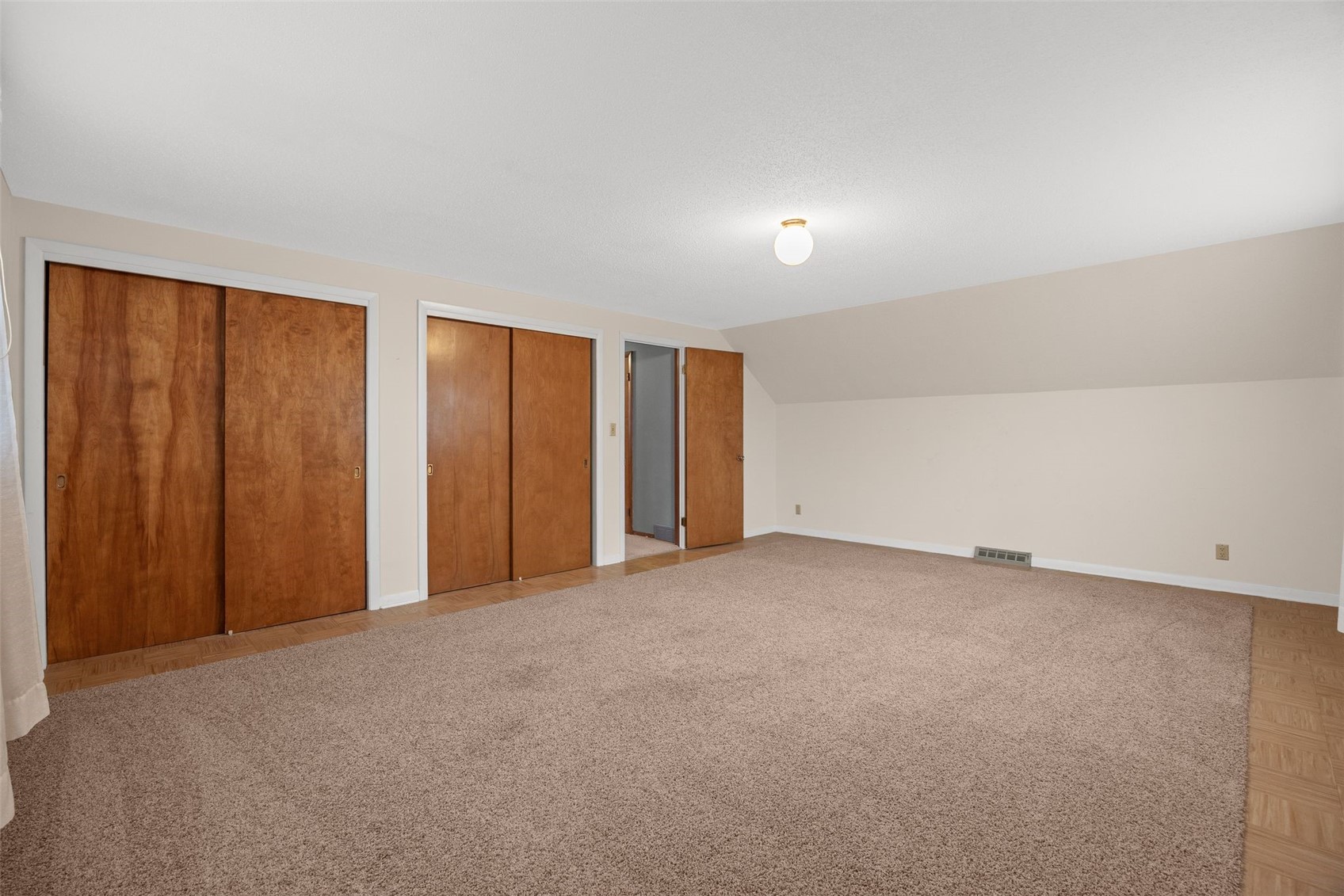 695 Eastview Drive Robins IA 52328