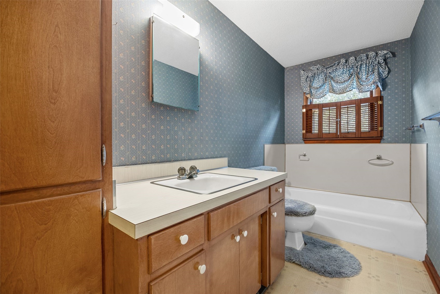 695 Eastview Drive Robins IA 52328
