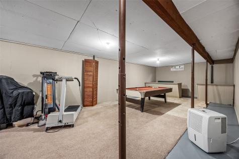 695 Eastview Drive Robins IA 52328