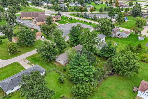 695 Eastview Drive Robins IA 52328