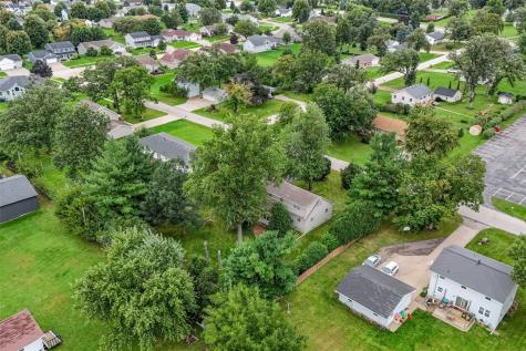 695 Eastview Drive Robins IA 52328