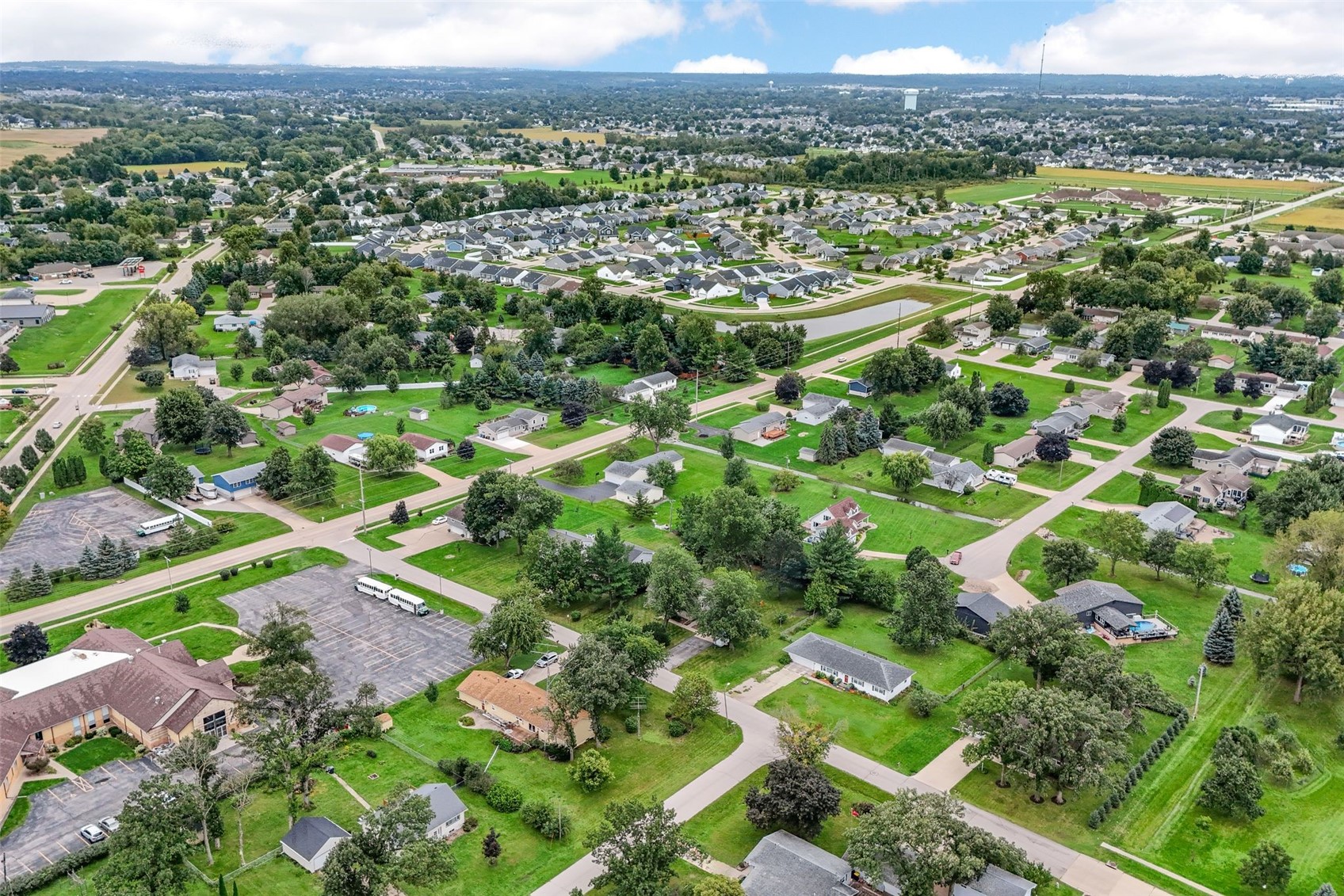 695 Eastview Drive Robins IA 52328