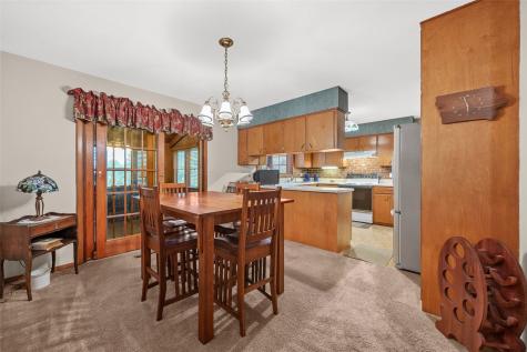 695 Eastview Drive Robins IA 52328