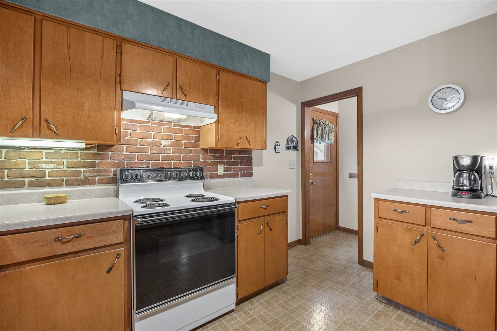 695 Eastview Drive Robins IA 52328