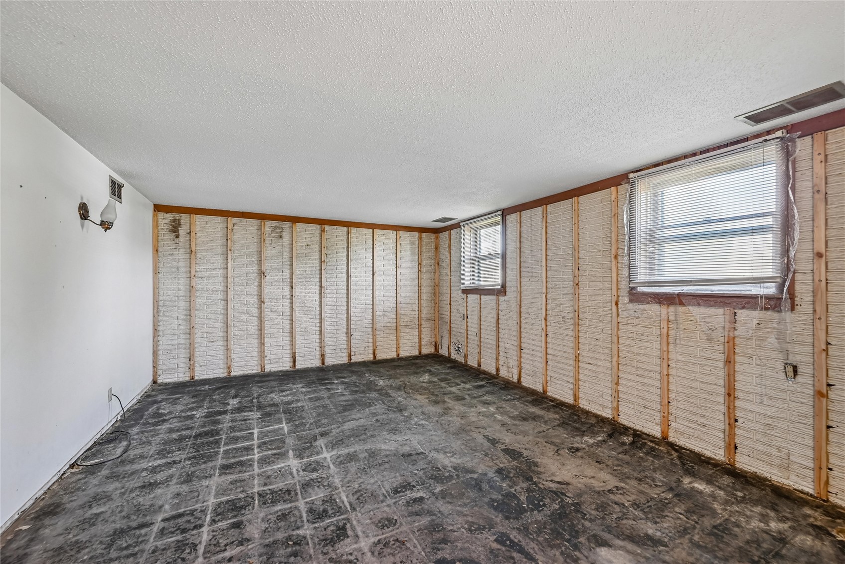 5937 Sharon Lane NW Cedar Rapids IA 52405