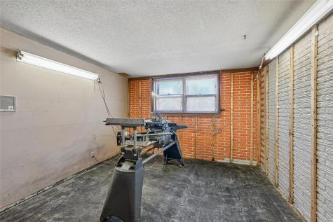 5937 Sharon Lane NW Cedar Rapids IA 52405