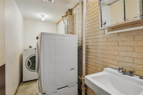5937 Sharon Lane NW Cedar Rapids IA 52405