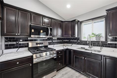 512 Jackson Street Tiffin IA 52340