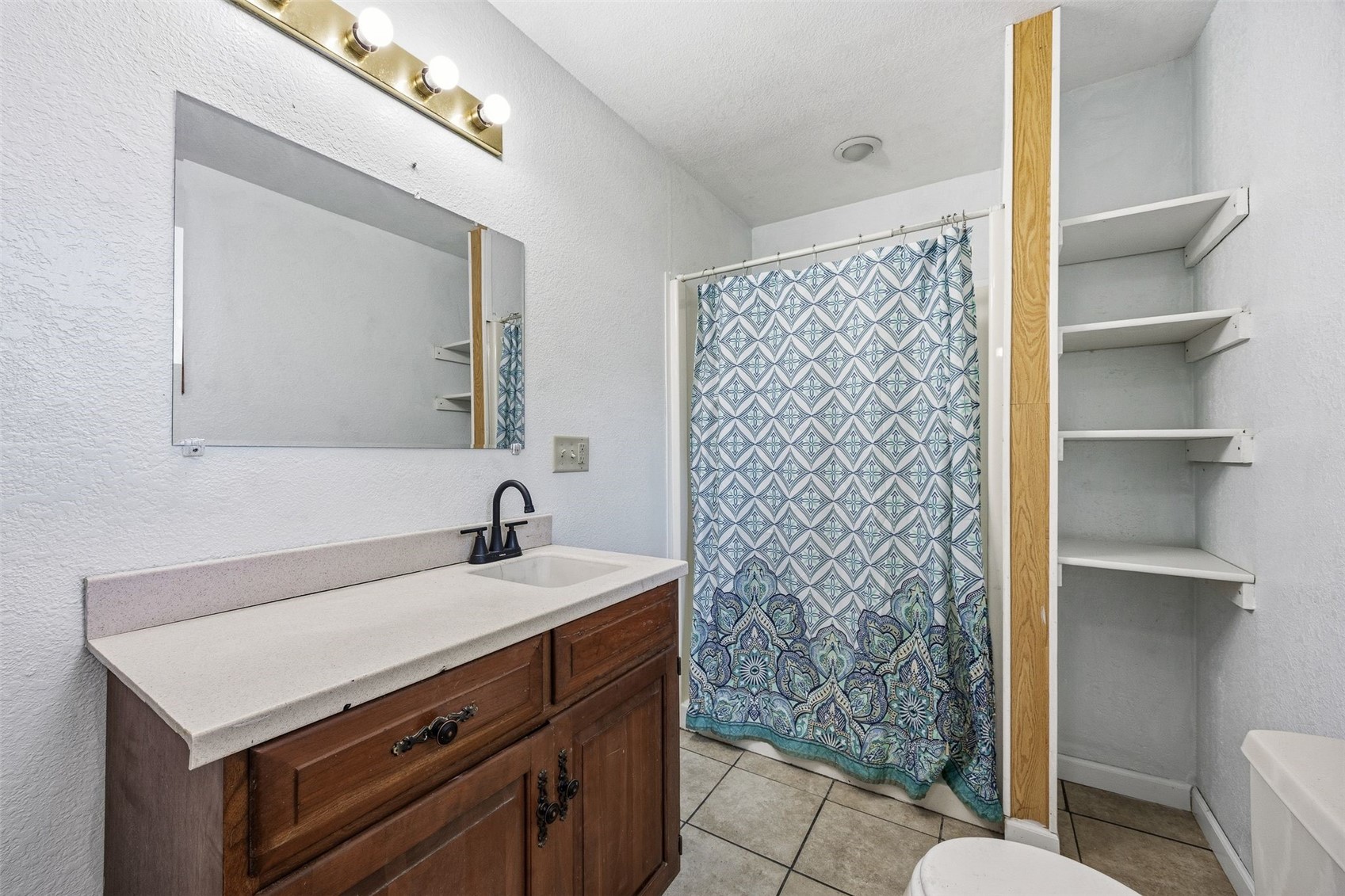 302 W 5th Street Tipton IA 52772