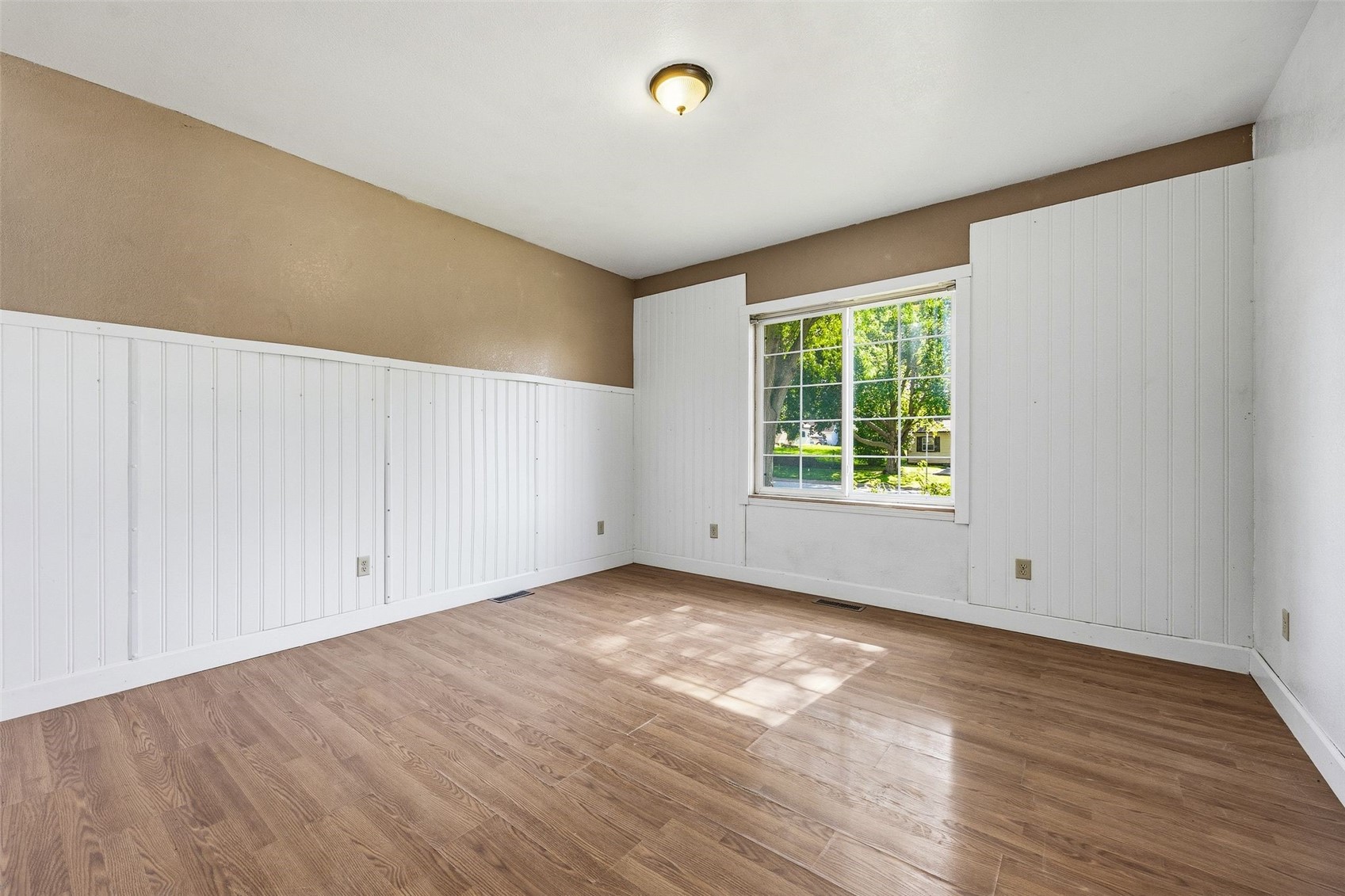 302 W 5th Street Tipton IA 52772