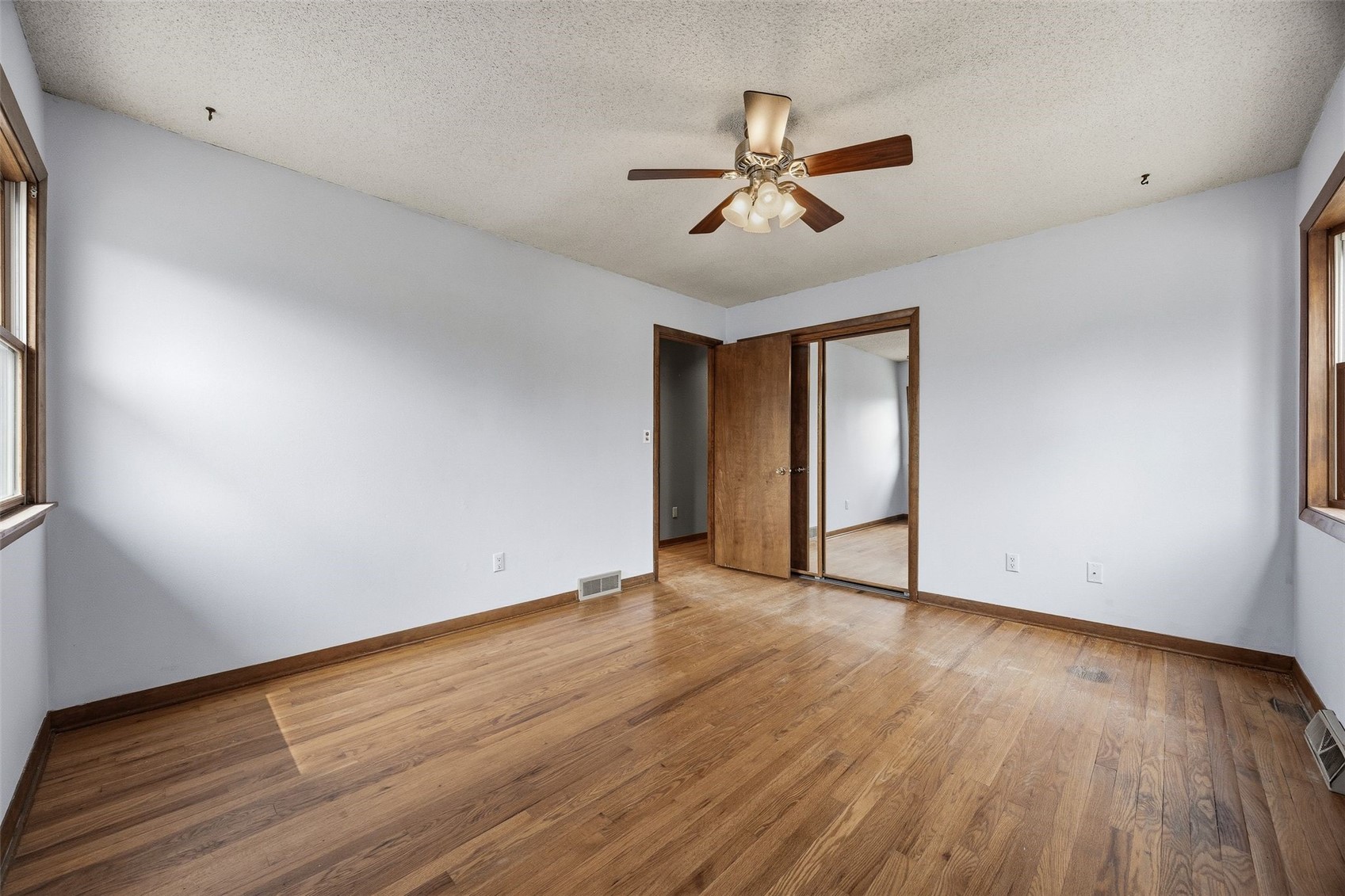 906 Talwrn Iowa City IA 52246