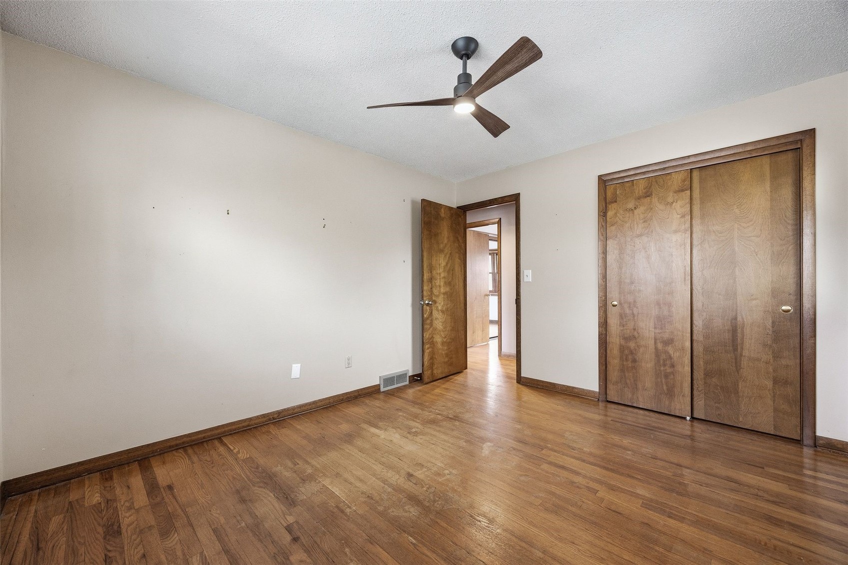906 Talwrn Iowa City IA 52246