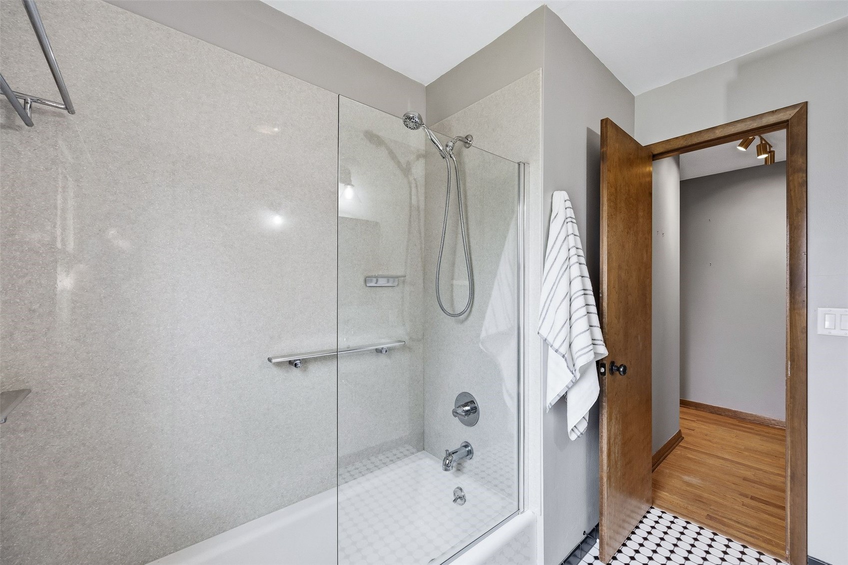 906 Talwrn Iowa City IA 52246