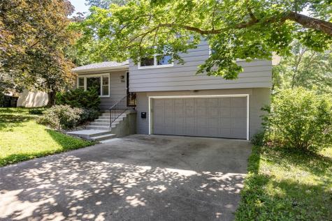 906 Talwrn Iowa City IA 52246