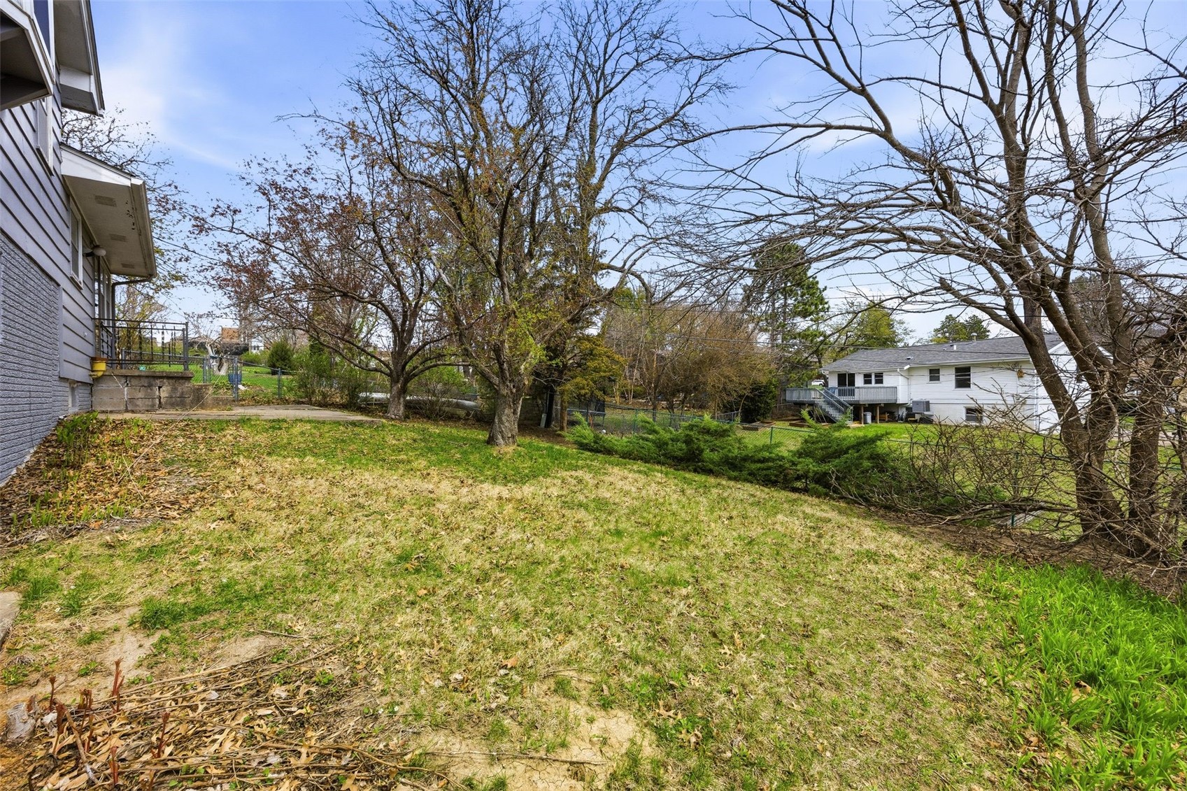 906 Talwrn Iowa City IA 52246