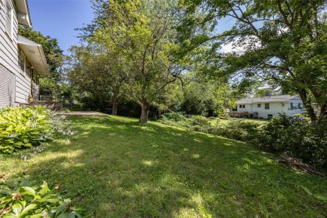906 Talwrn Iowa City IA 52246