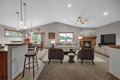 2185 Prairie Hill Drive Marion IA 52302