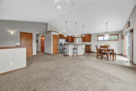 2185 Prairie Hill Drive Marion IA 52302