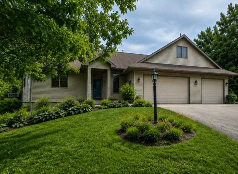2792 Holly Court NW Swisher IA 52238