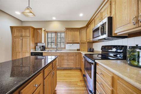 2792 Holly Court NW Swisher IA 52238