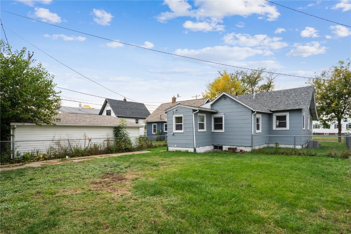 820 M Avenue NW Cedar Rapids IA 52405