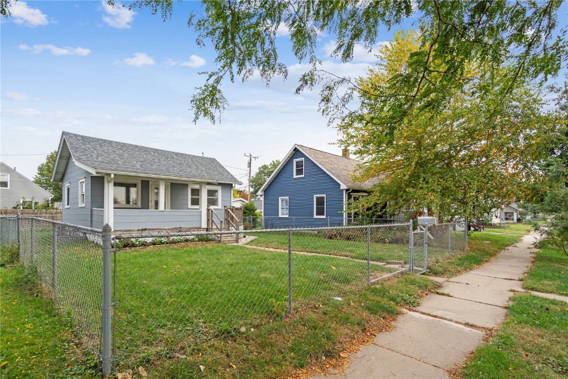 820 M Avenue NW Cedar Rapids IA 52405
