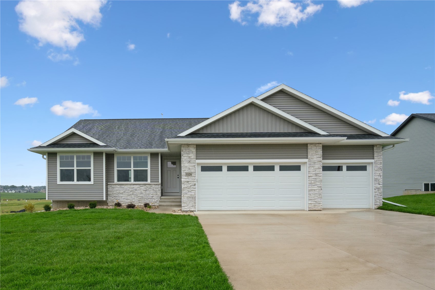 3329 Center Court Robins IA 52328