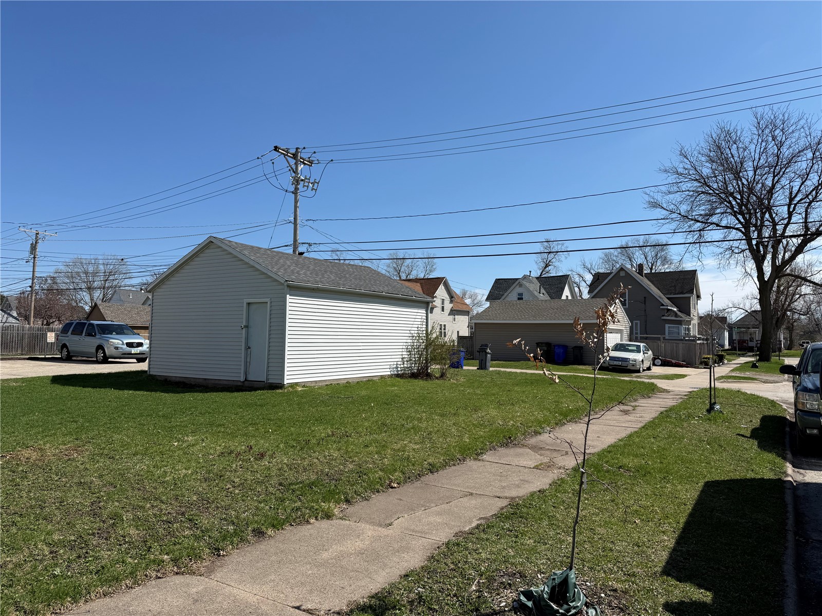 927 F Avenue NW Cedar Rapids IA 52405