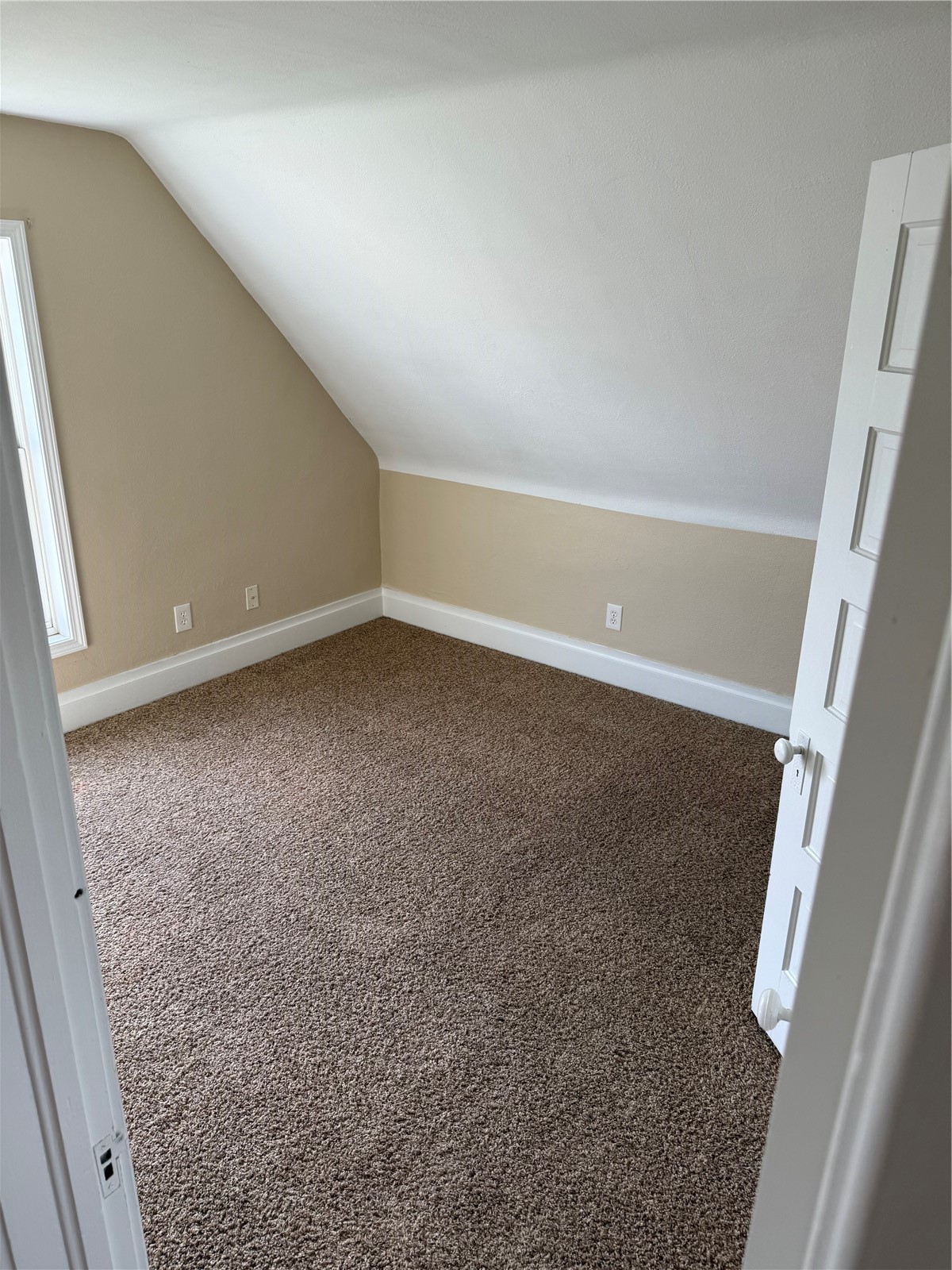 927 F Avenue NW Cedar Rapids IA 52405