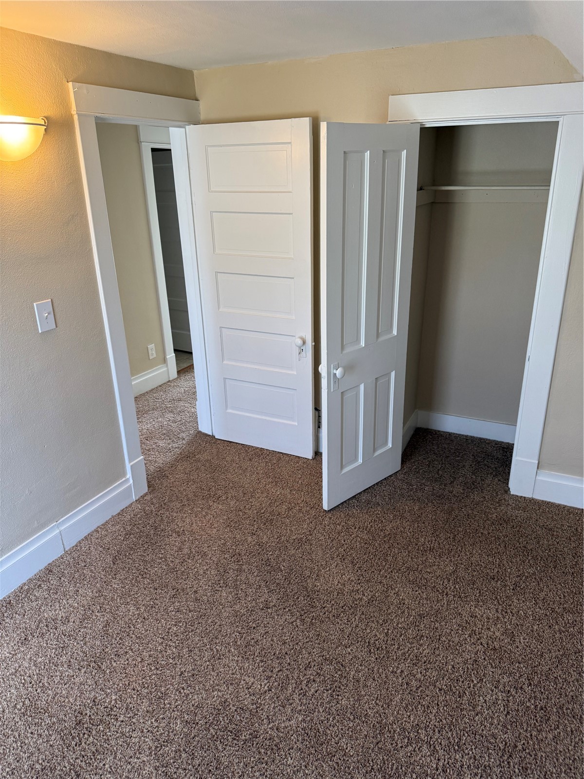 927 F Avenue NW Cedar Rapids IA 52405