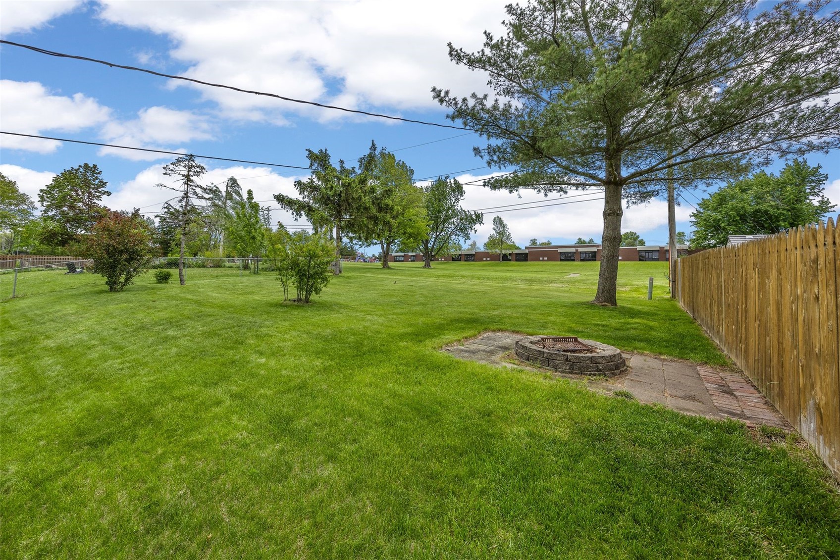 2765 23rd Avenue Marion IA 52302