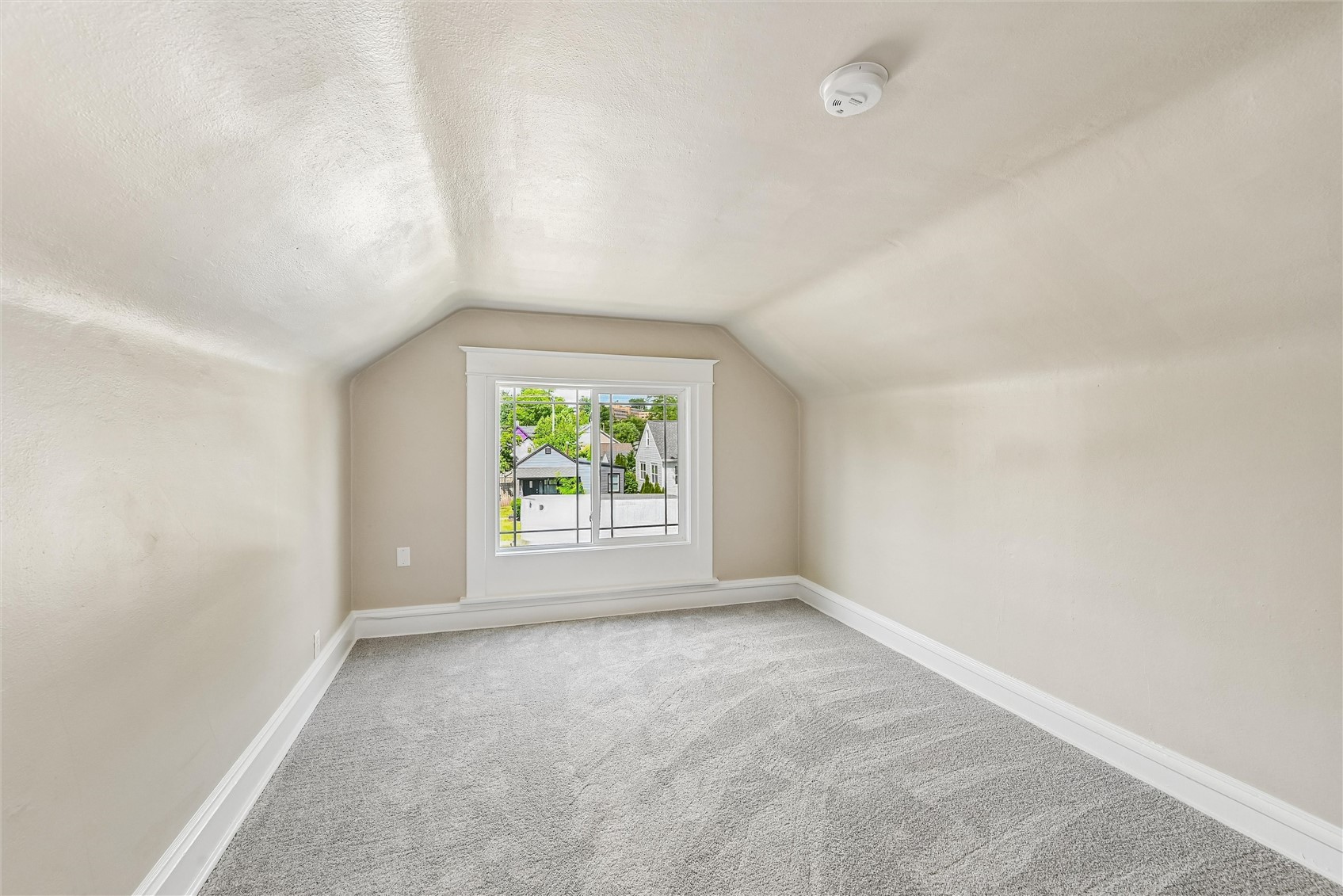 1127 10th Street NW Cedar Rapids IA 52405