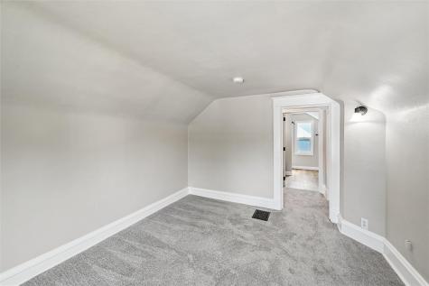 1127 10th Street NW Cedar Rapids IA 52405