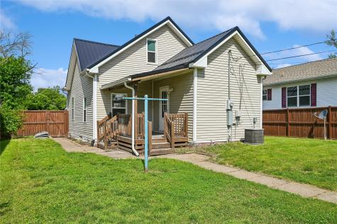 1127 10th Street NW Cedar Rapids IA 52405