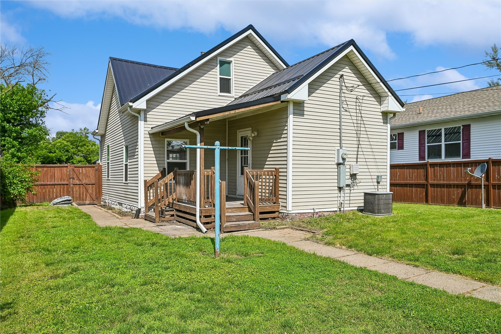 1127 10th Street NW Cedar Rapids IA 52405