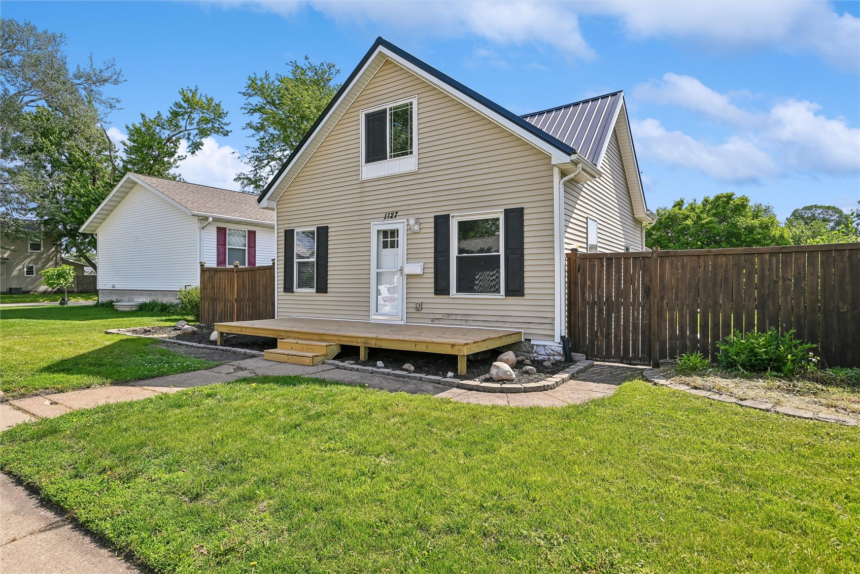 1127 10th Street NW Cedar Rapids IA 52405